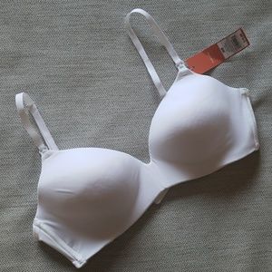 NWT Target Nursing Bra Wite size 36B